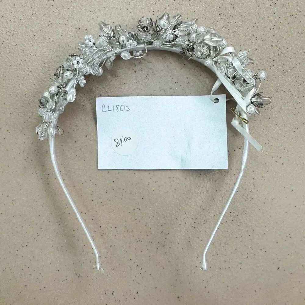 Silk & Lace Veils Women’s Clear and Solid White Multi Sizes Silver Tone Bridal H - Picture 2 of 7
